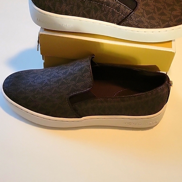 Brand New Authentic MICHAEL MICHAEL KORS Keaton Logo Slip-On Sneaker Size 6 - Picture 7 of 11